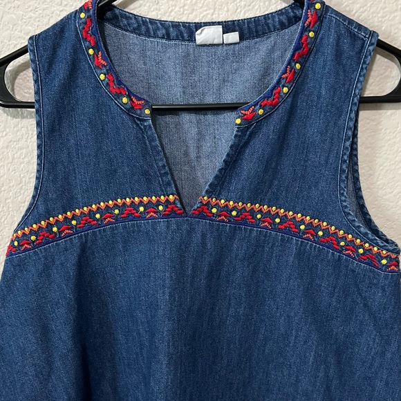 GAP Sleeveless Denim Embroidered Top - Picture 4 of 4